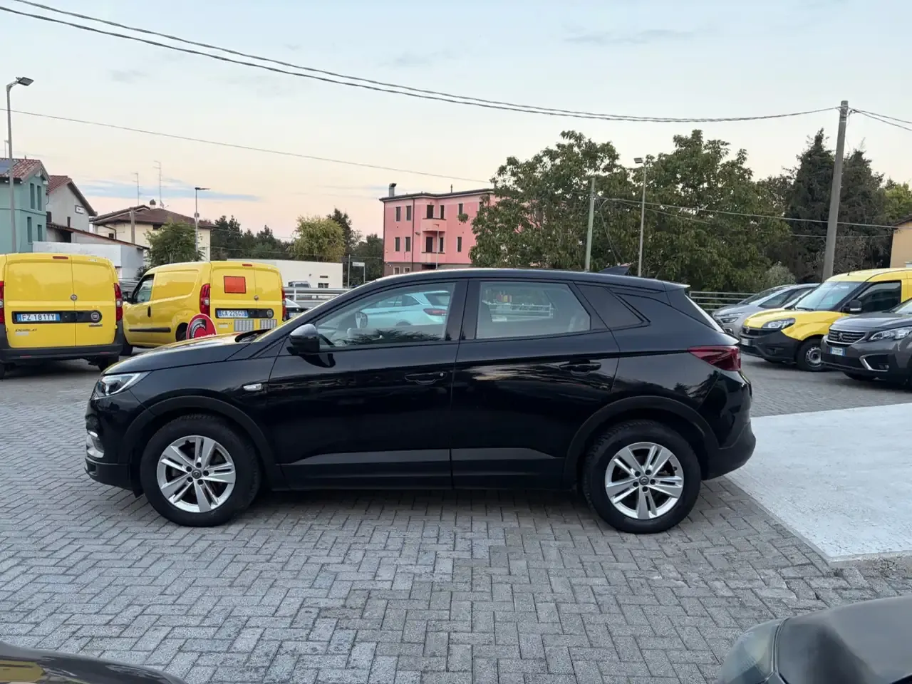 Foto 4 di 10