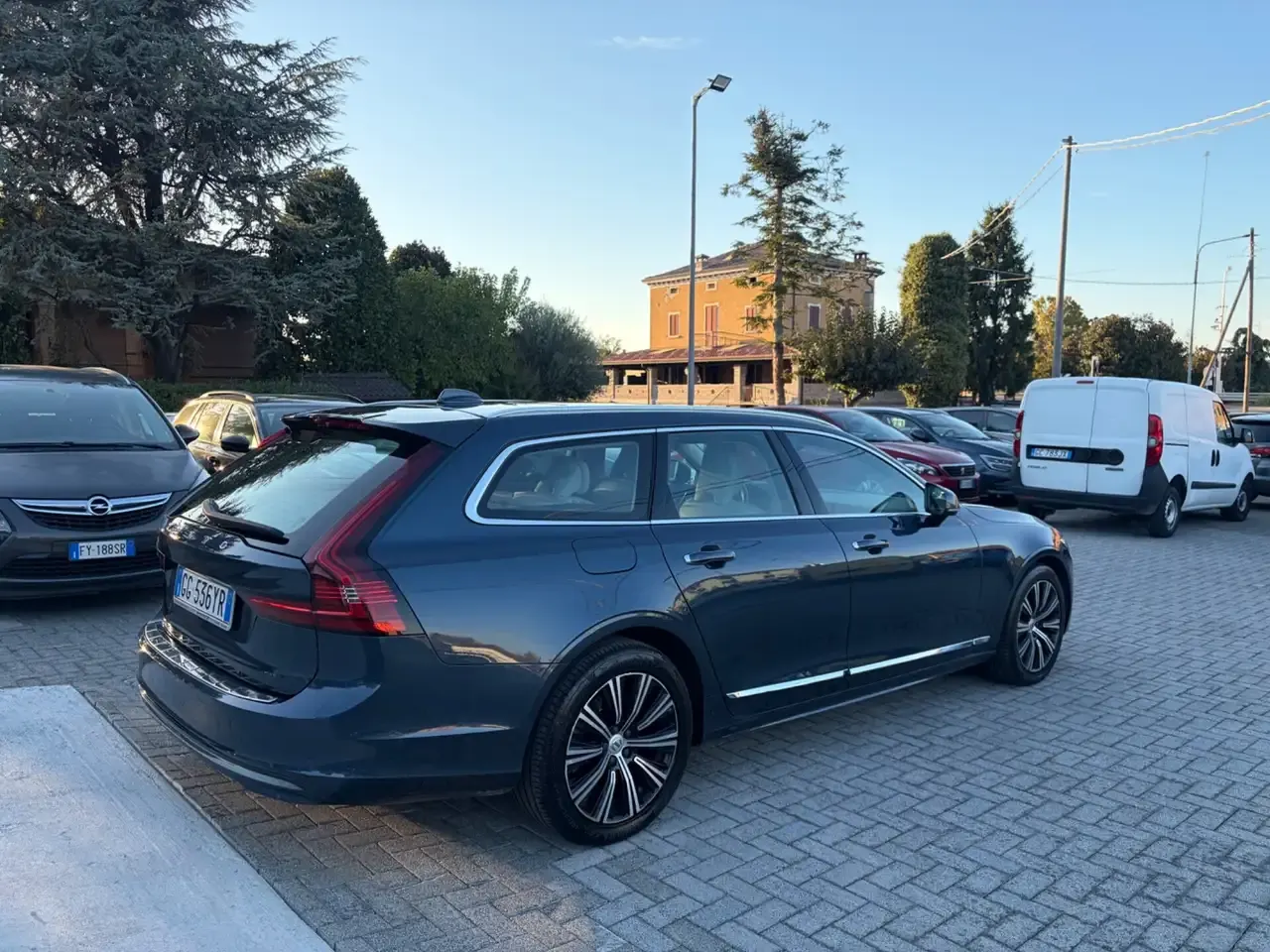 Foto 6 di 11