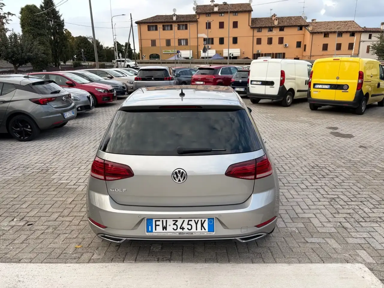 Foto 7 di 10