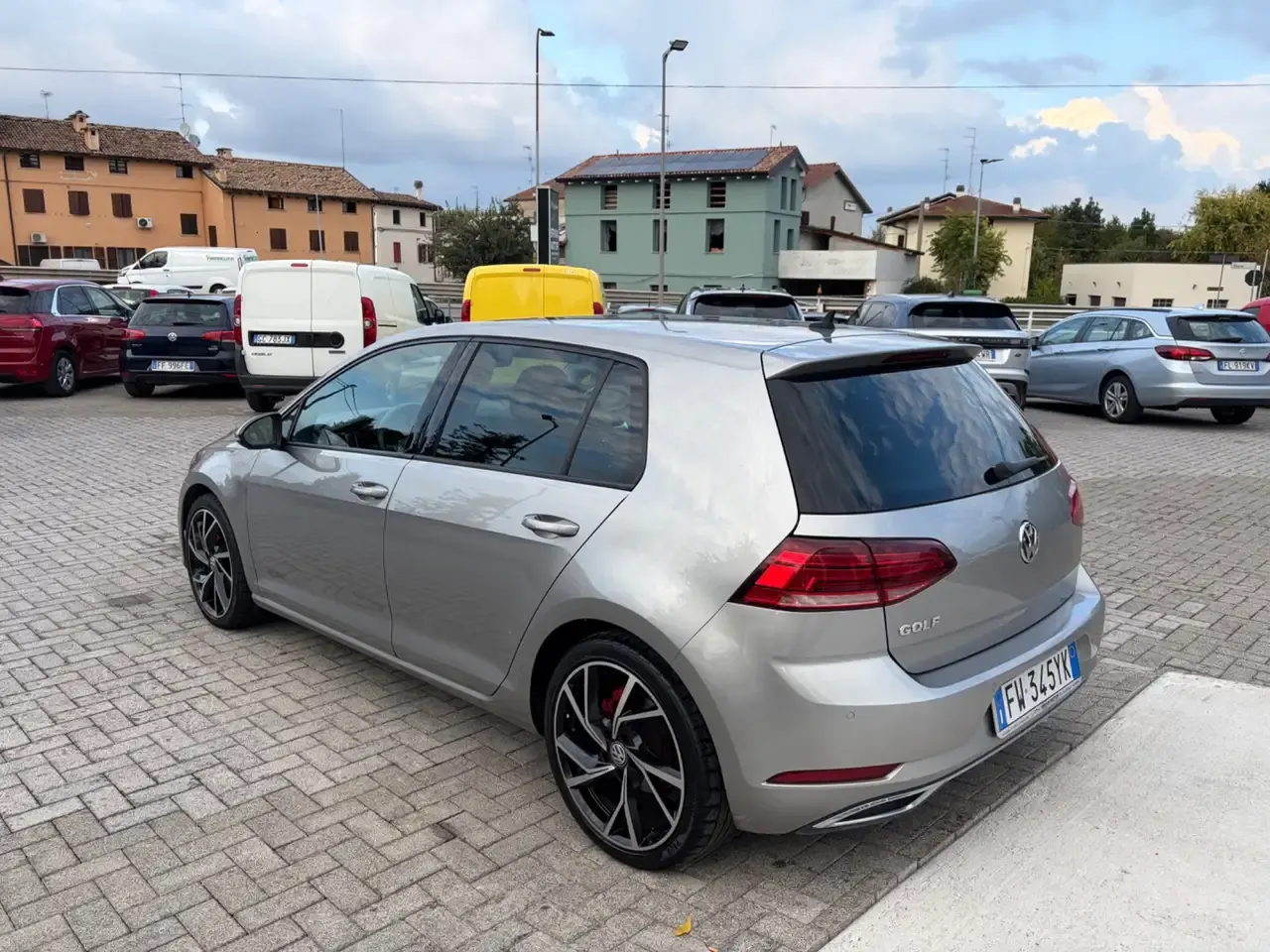 Foto 6 di 10