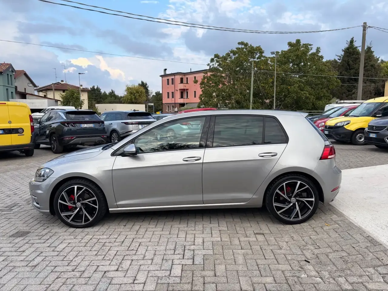 Foto 5 di 10