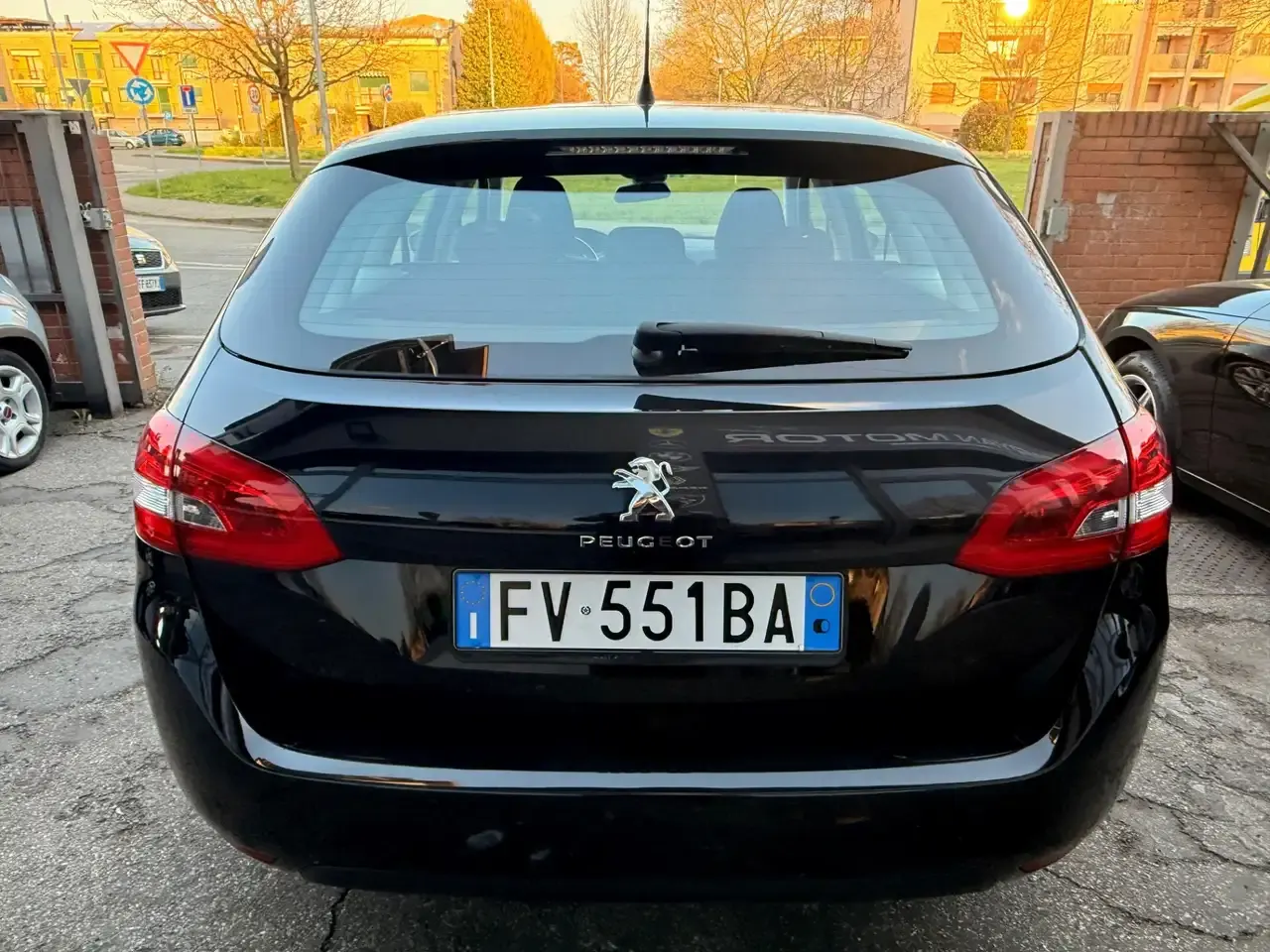 Foto 5 di 11