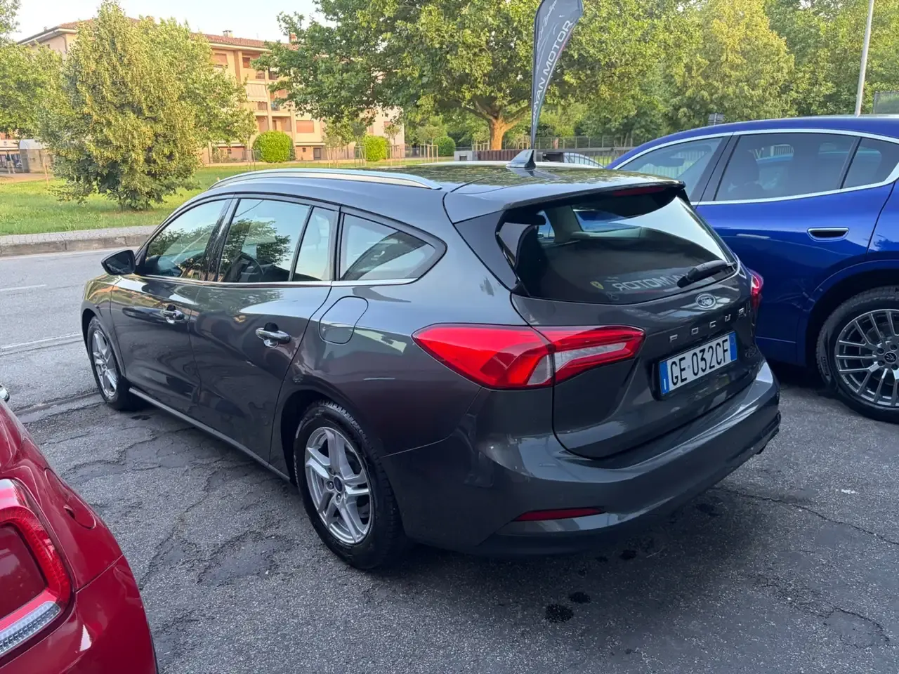Foto 6 di 11