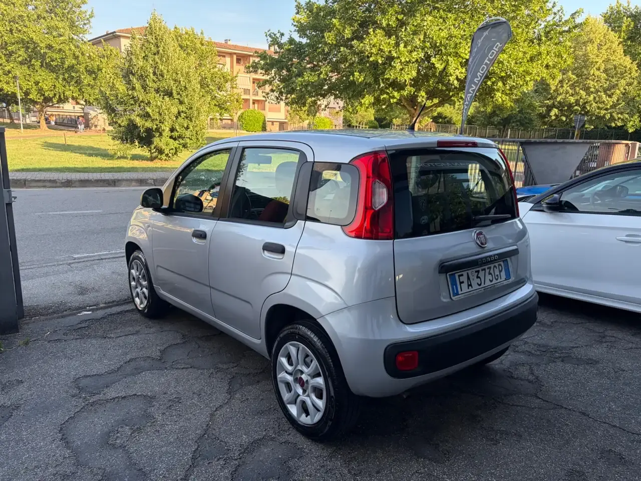 Foto 6 di 11
