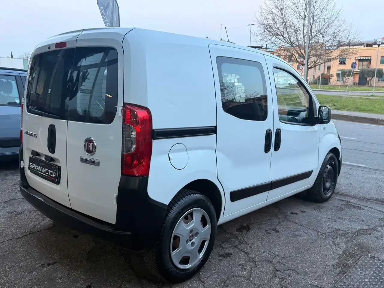 Foto 7 di 11