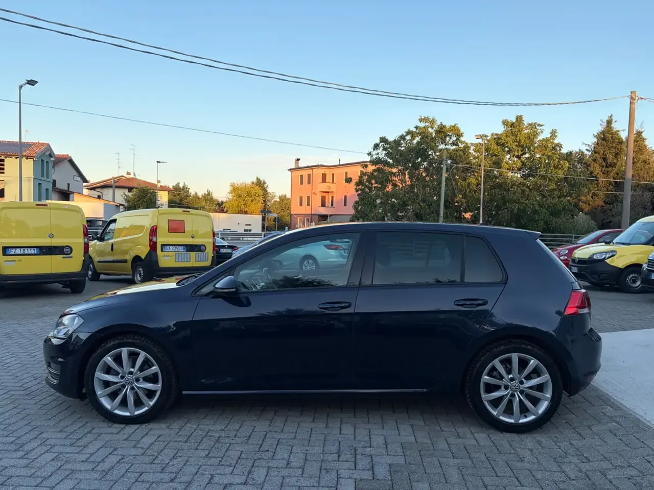 Foto 9 di 10