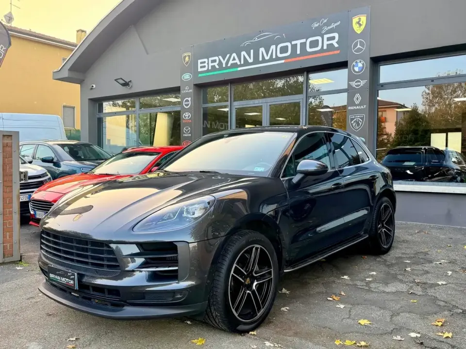 Porsche Macan in salone da Bryan Motor
