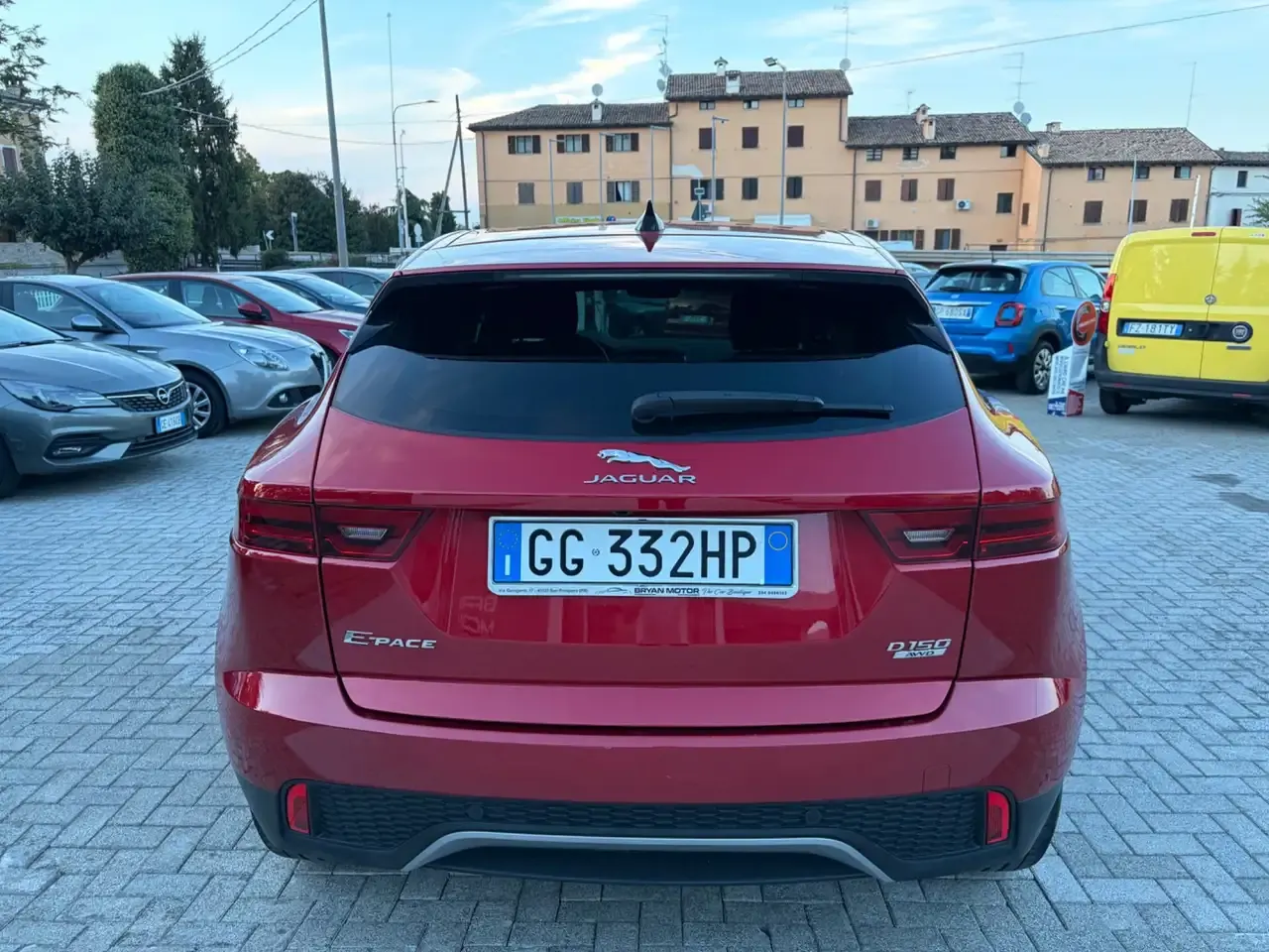 Foto 7 di 10