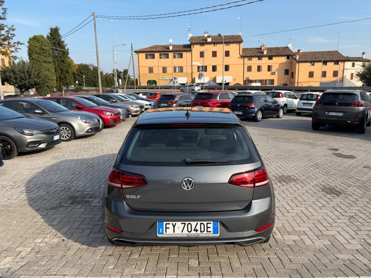 Foto 7 di 16