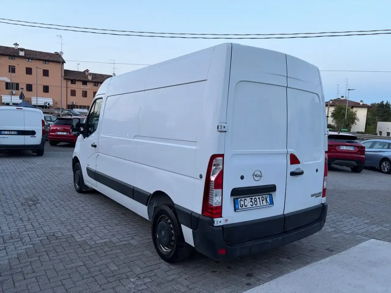 Foto 6 di 11