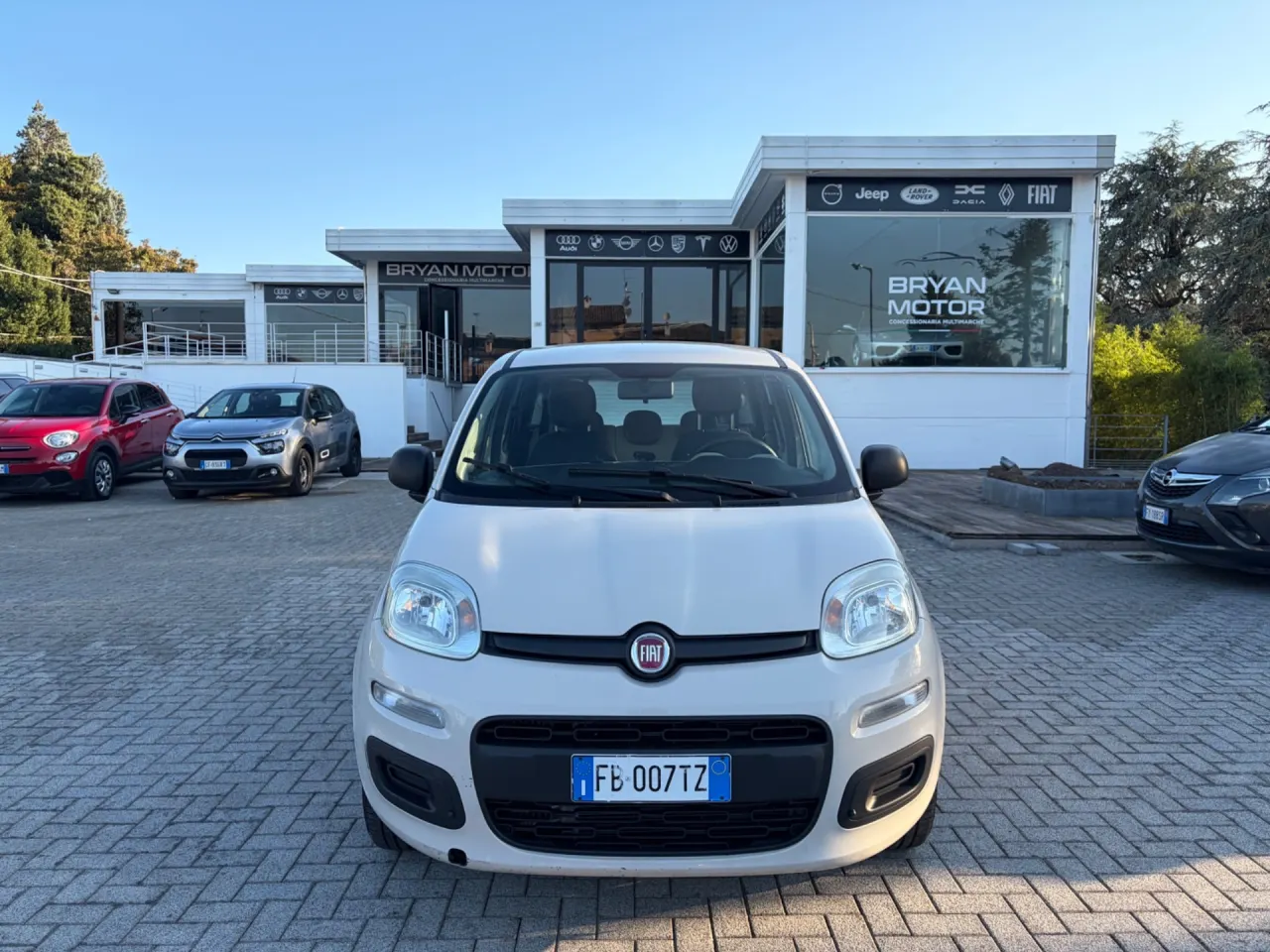 Foto 2 di 13