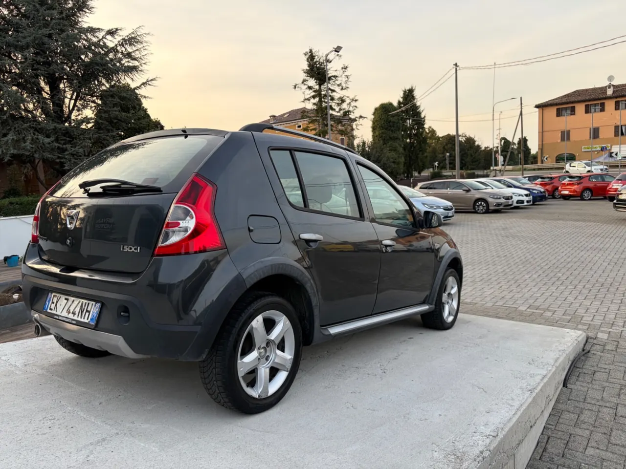 Foto 5 di 13