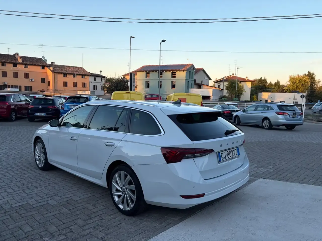 Foto 5 di 10