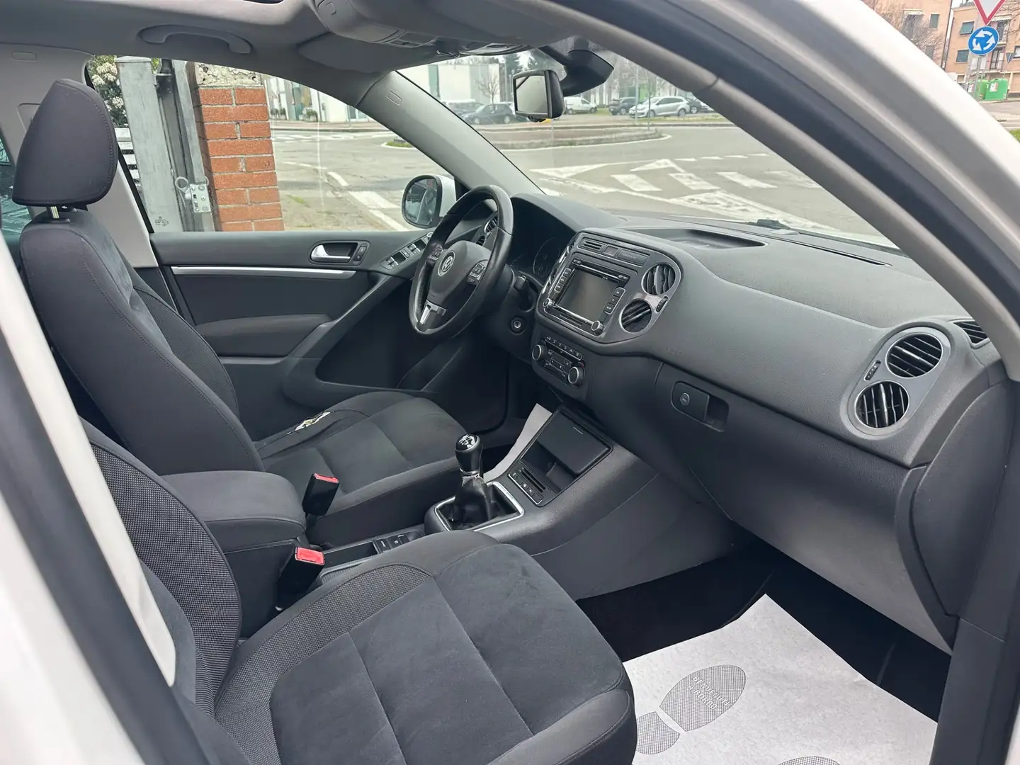 
								Volkswagen Tiguan full									