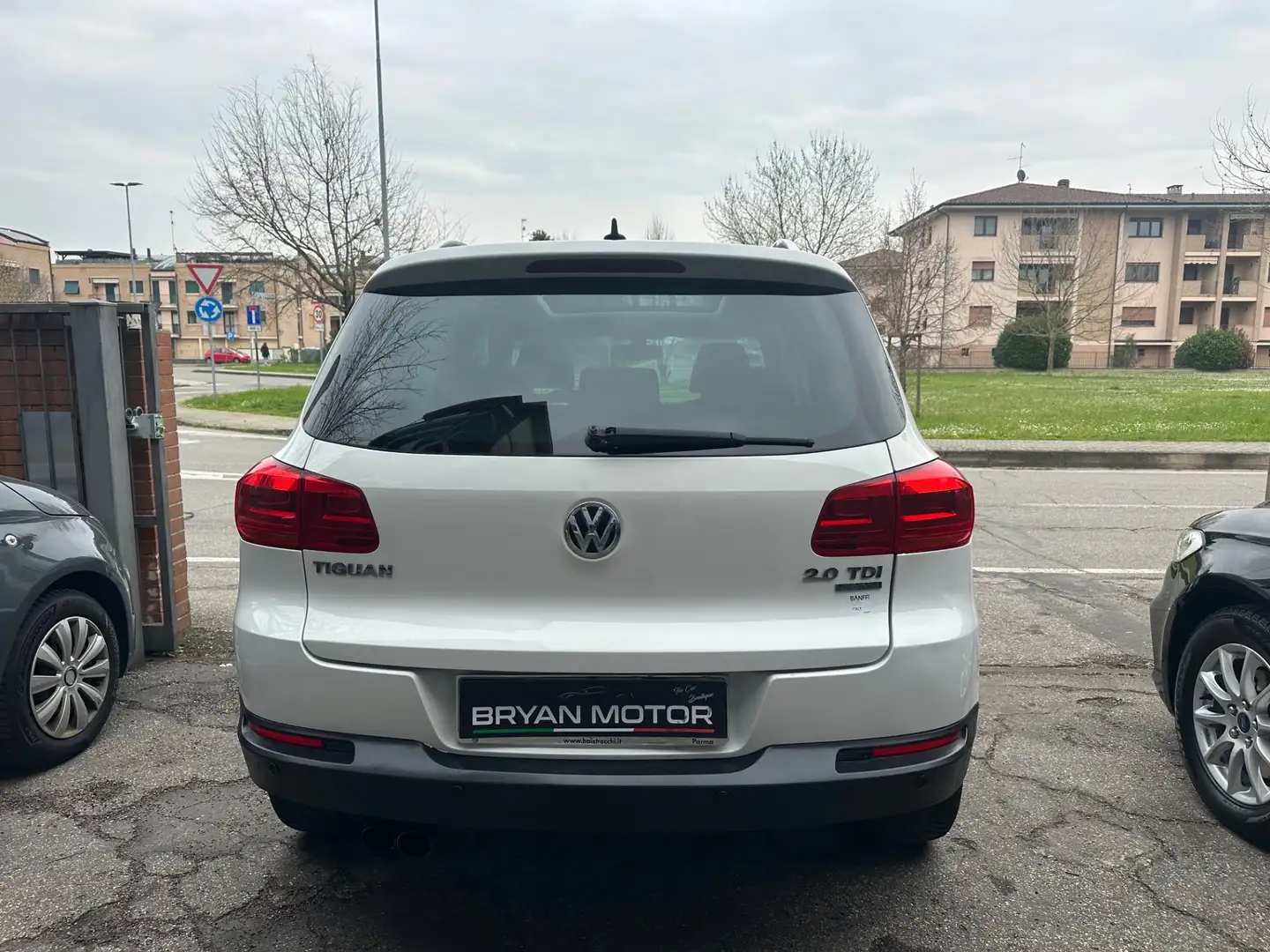
								Volkswagen Tiguan full									